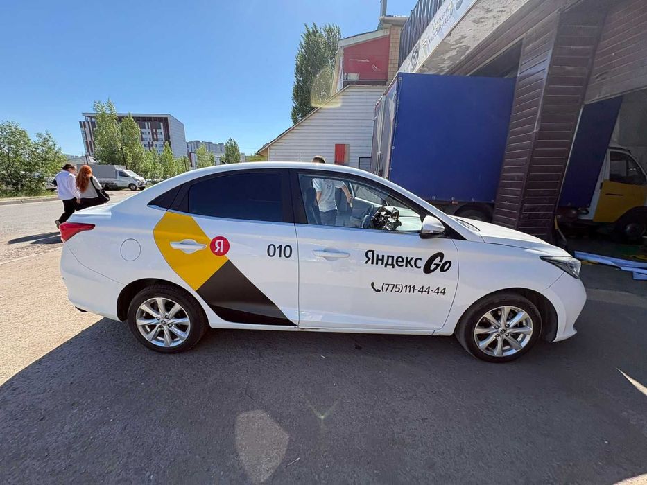 Оклейка легковых автомобилей