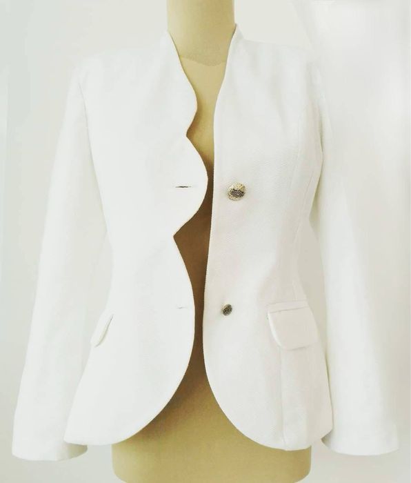 Бяло сако дизайнерско ново