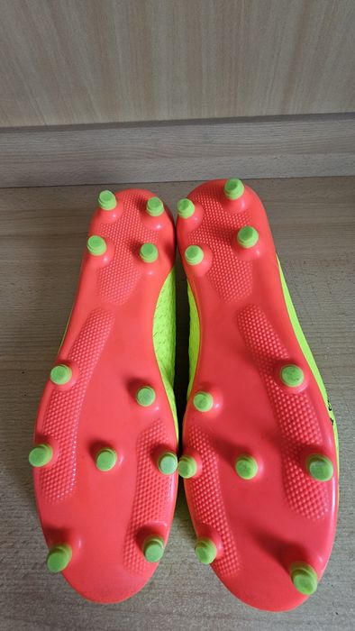 Футбольные бутсы