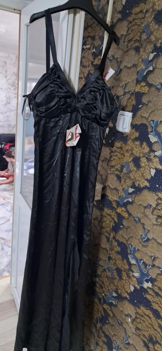 Rochii de vânzare   avem și scurte avem foarte multe