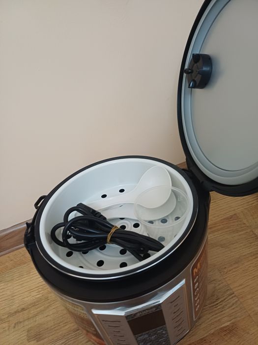 Мультиварка новая