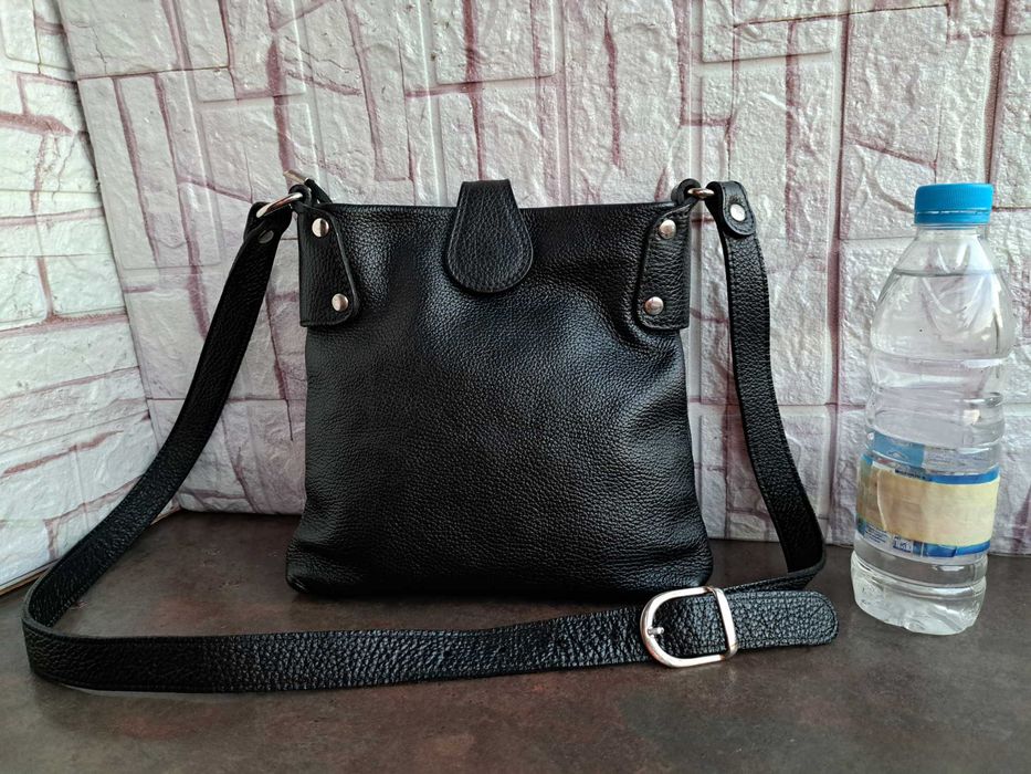 мъжка чанта,черна кожена чантичка-естествена кожа,,малка