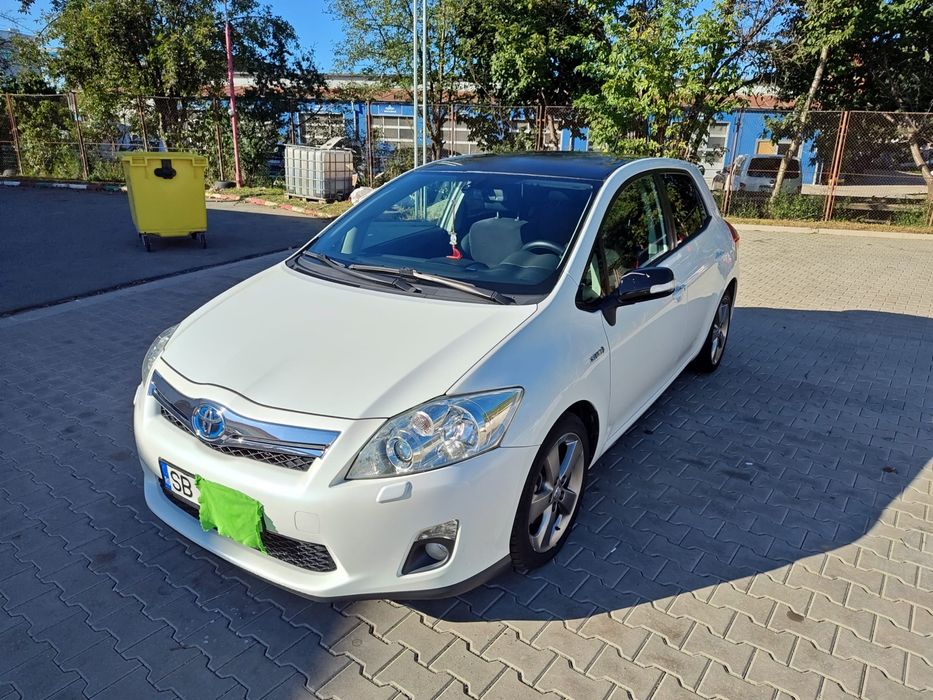 Toyota Auris Hybrid 2012