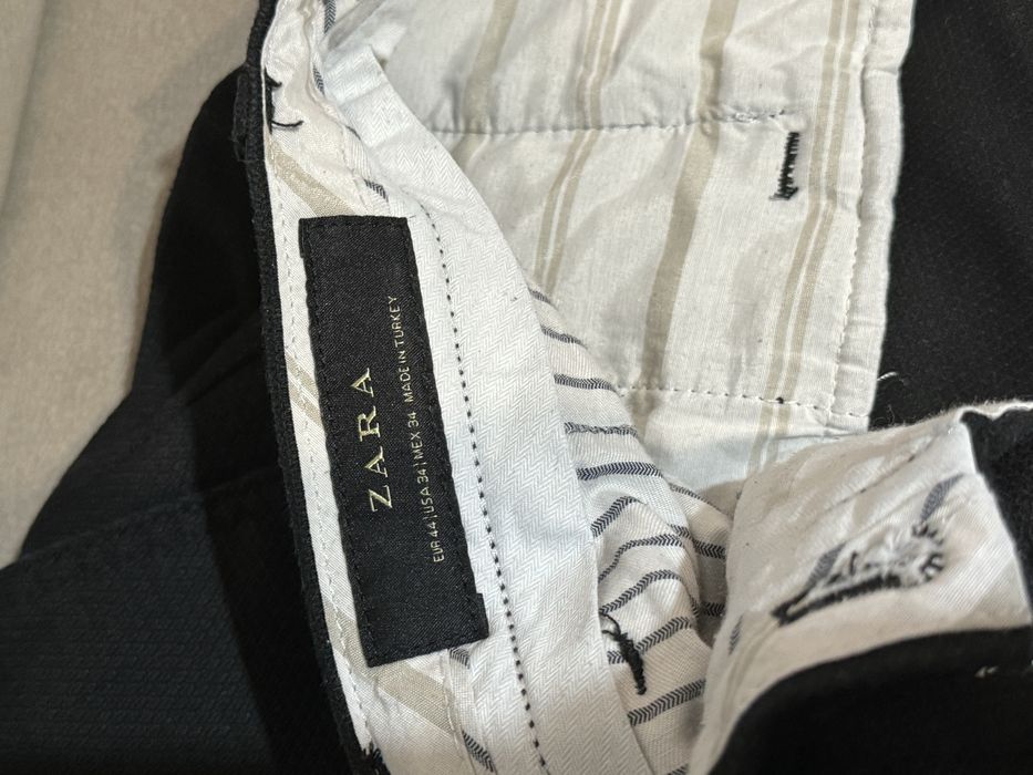 Pantaloni negri Zara, purtati o singura data, stare foarte buna