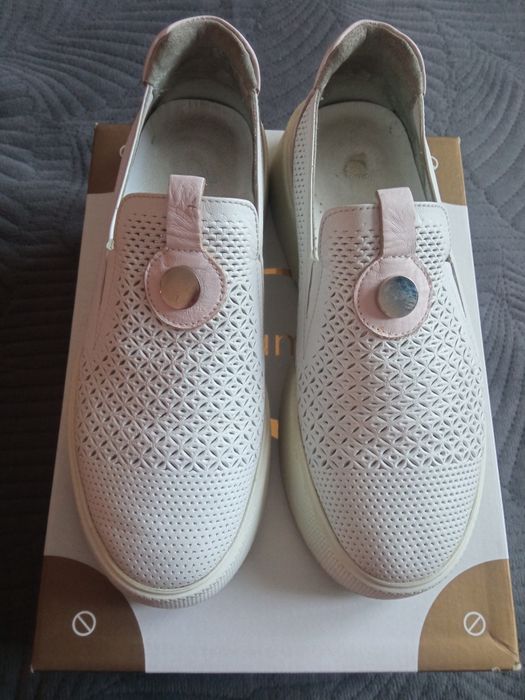 Продам женскую обувь