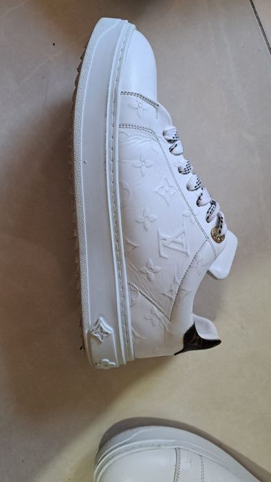 Adidasi Luis Vuitton