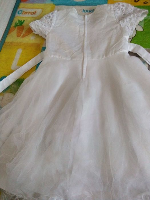 Платье праздничное для девочки 5-7  лет