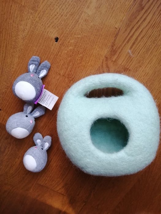 Lovevery The Babbler 2 играчки