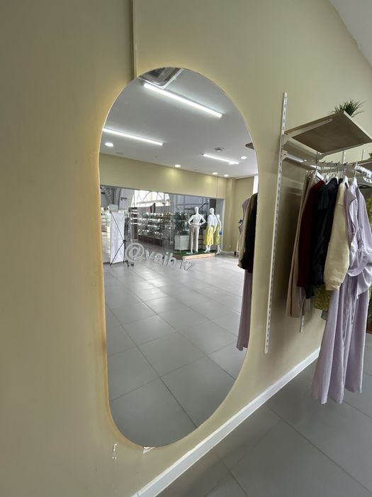 Продам настенное зеркало