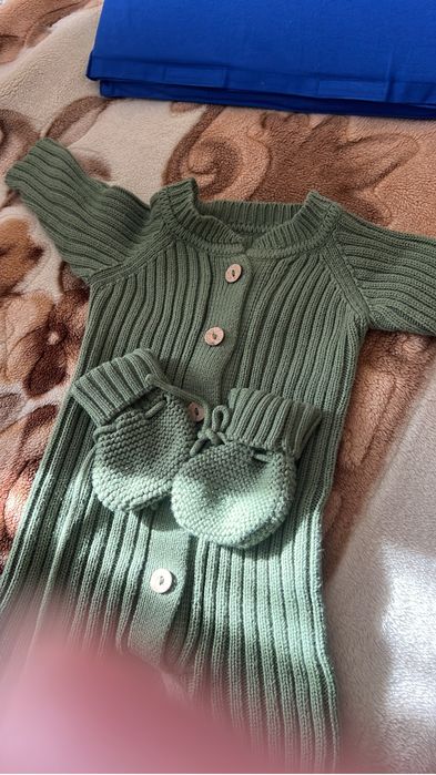 Комбенизон, и пинетки