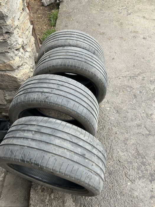 Летни гуми bridgestone 225 45 18 2 бр.