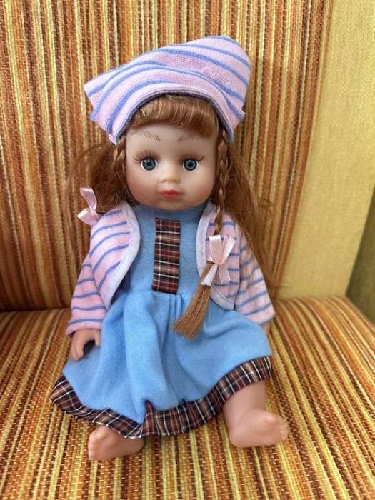 Два броя кукли и бебе с кошара.