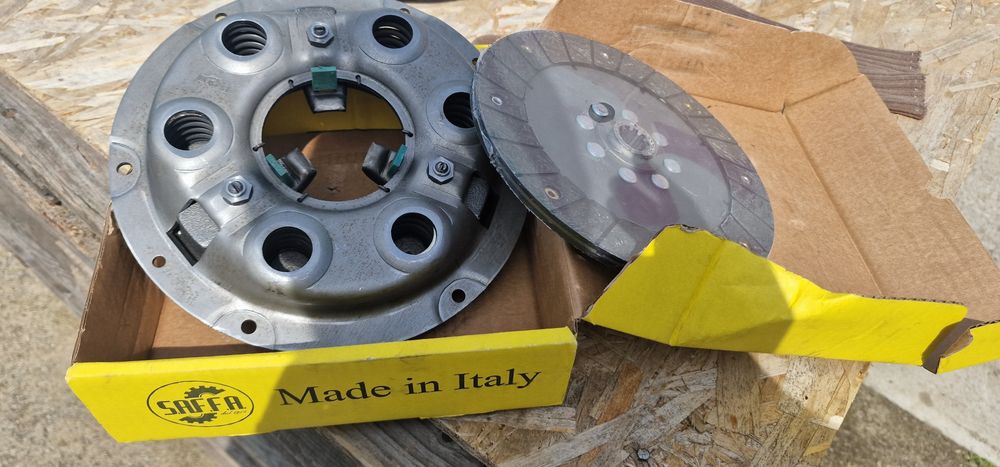 Kit ambreiaj tractor Fiat 312 315 pret 1850 lei import Italia se poate