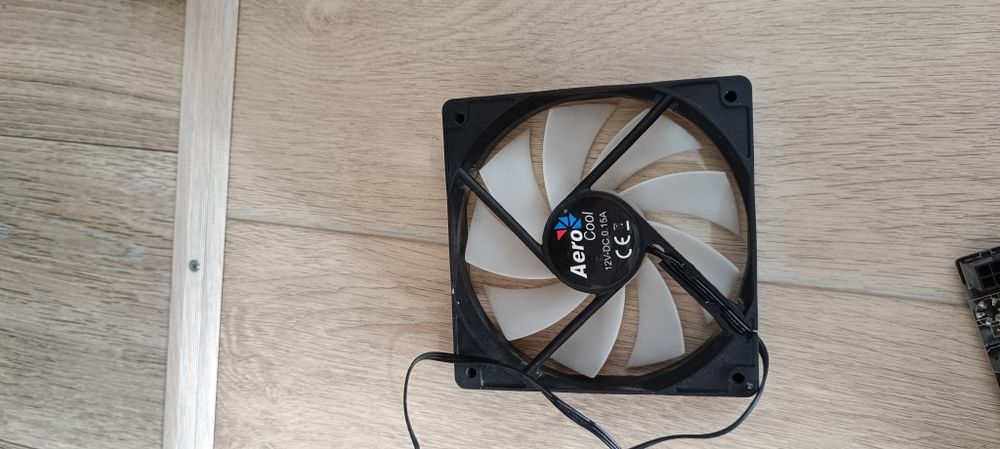 Вентилятор AeroCool Frost 12 RGB
