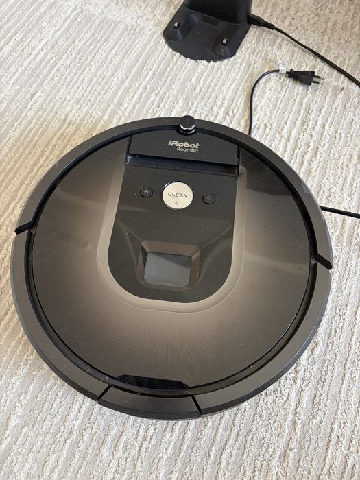 Робот пылесос iRobot Roomba.