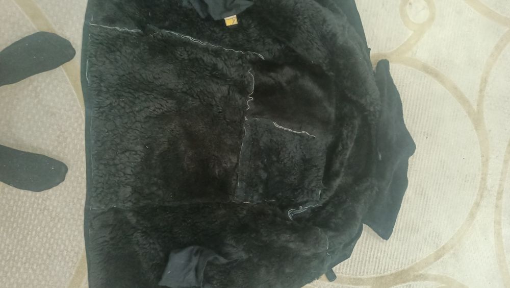 Продается тулуп.