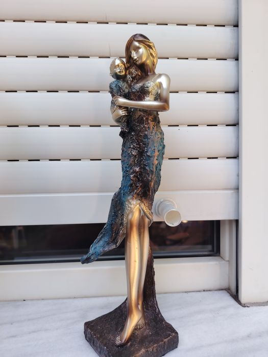Statueta mama cu copil