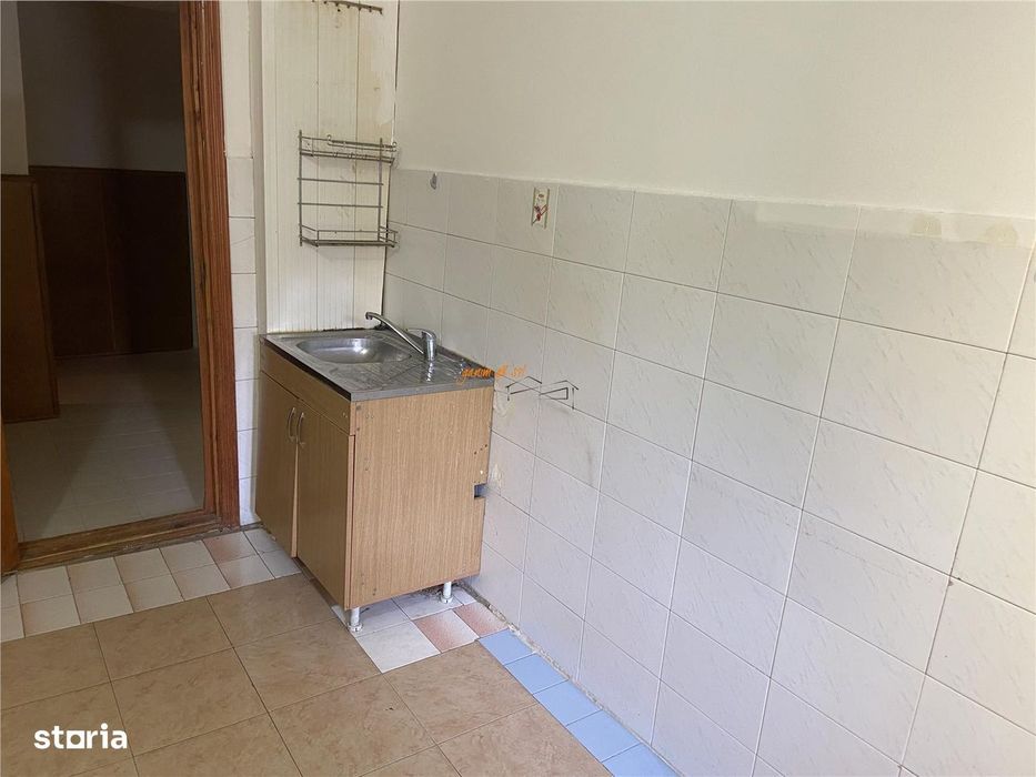 Apartament 2 camere in Focsani , cartier Sud , et 1 4 , 54 mp , liber