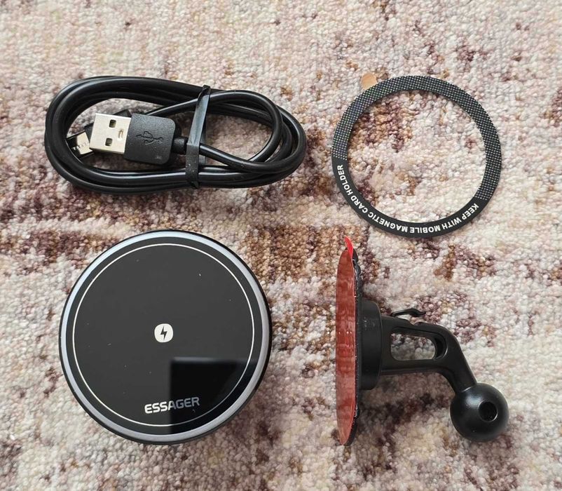 Стойка с магнитно безжично зарядно за кола 15W Essager