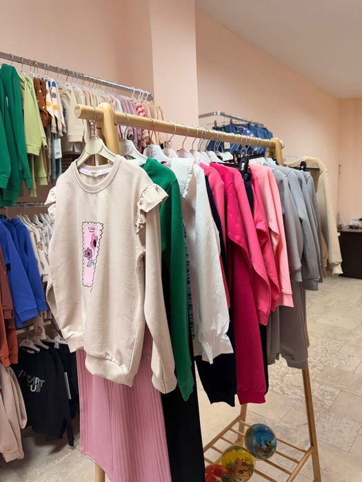 Детски дрехи и играчки