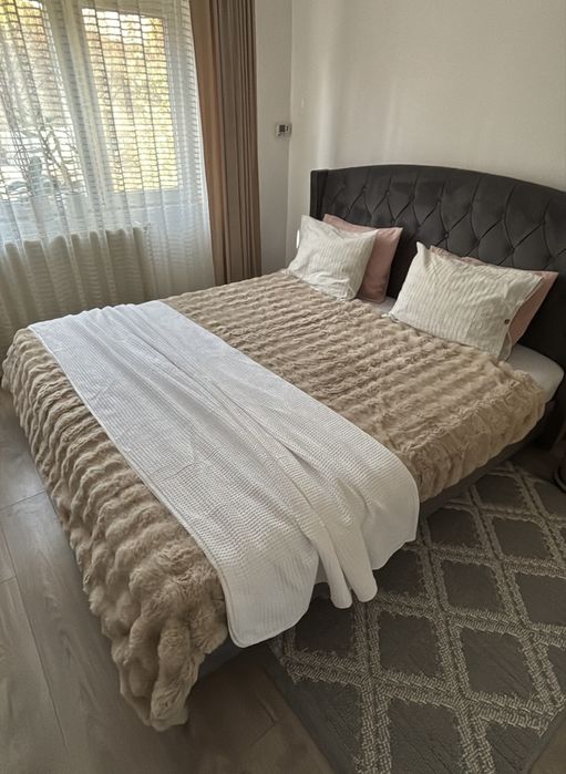 Pat dormitor matrimonial