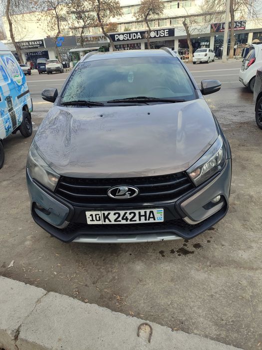 Lada Vesta cros 1.8