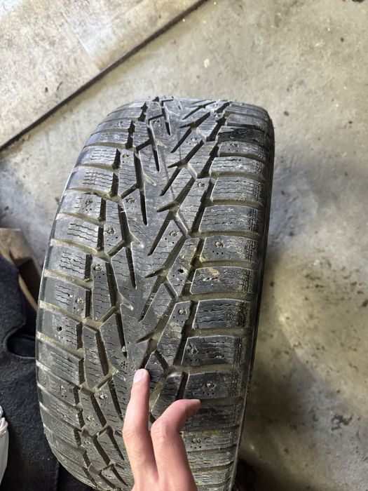 Nokian 225/50/17