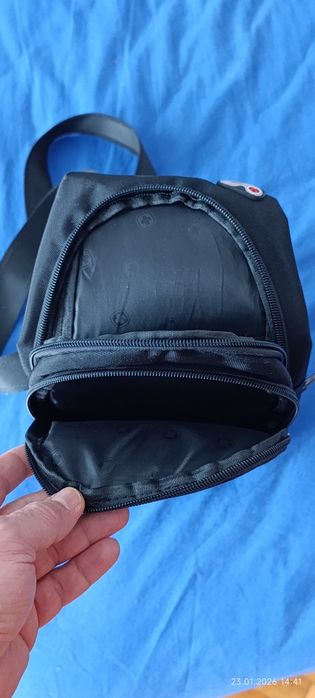 Мъжка чанта за през рамо