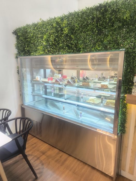 Витринный холодильник, перожни холодильник, торт холодильник