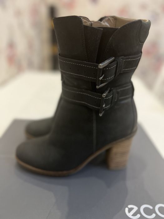 Женские зимние сапоги