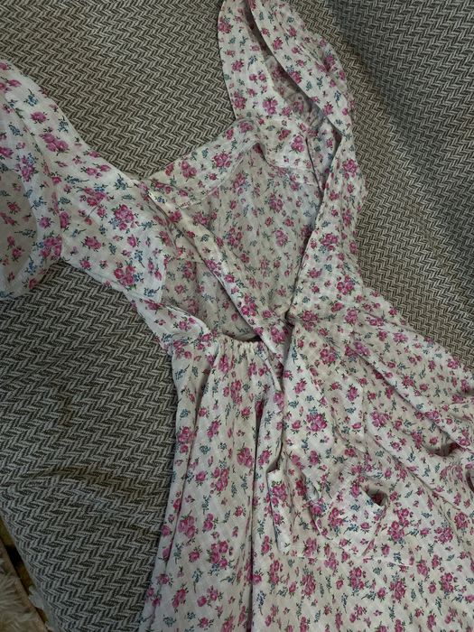 Летнее платье в цветочек, продам