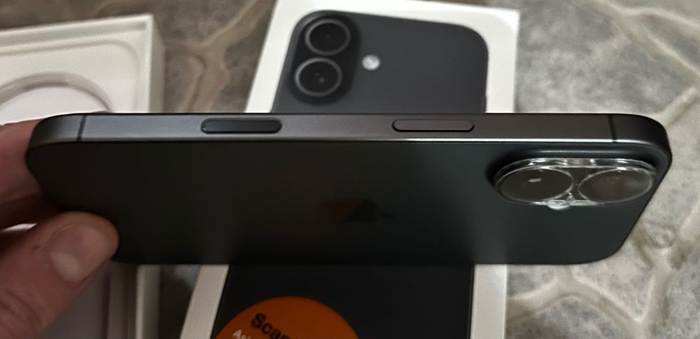 iPhone 17 Bat 100% 256GB