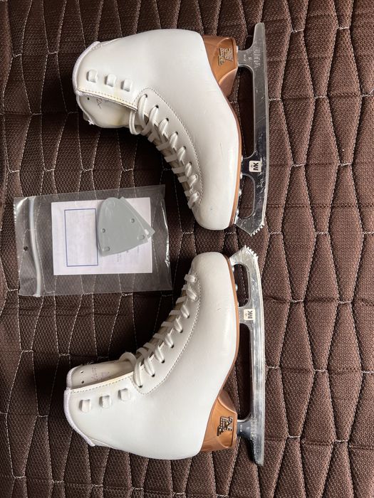 Коньки фигурные Risport Antares