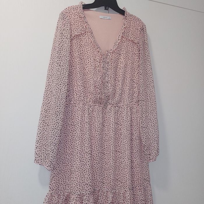 Рокля на Reserved