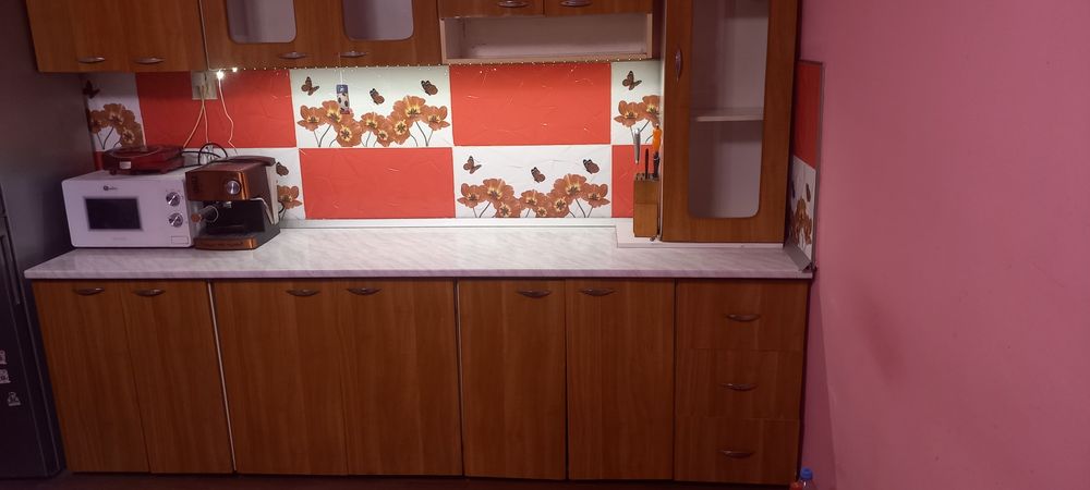 Vand mobila de bucătărie