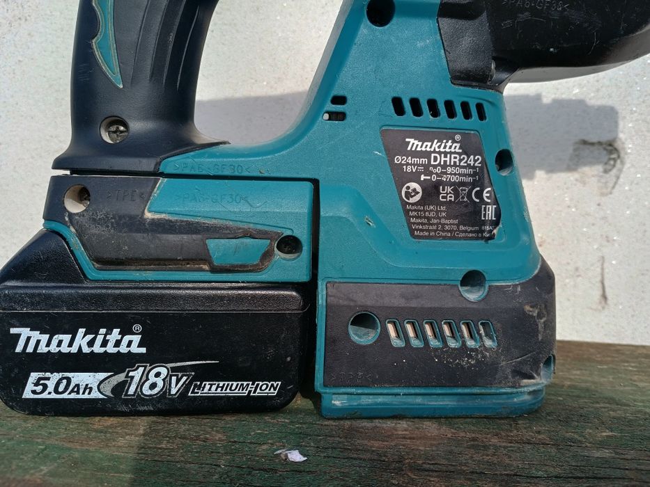 Rotopercutor Makita dhr242 cu baterie 5 amperi