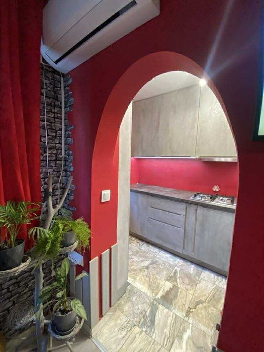 Продава се Тристаен апартамент в София, Люлин 5 - 92 кв.м за 2446 €/кв.м - Снимка #2