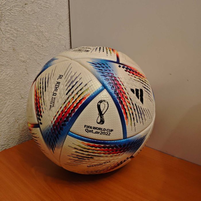 Футболна топка ADIDAS.