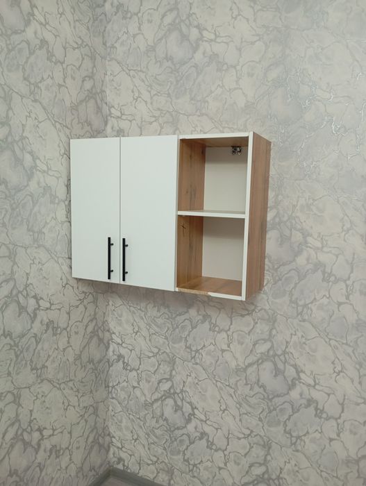 Продается Кровать .Стол стульчики угловой шкаф