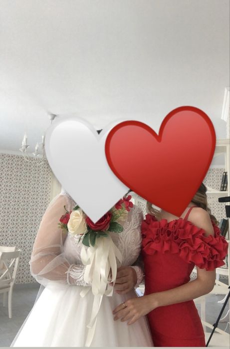 Красное вечернее платье