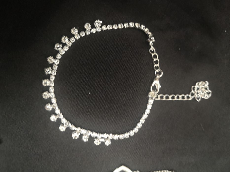 Гривни за глезен