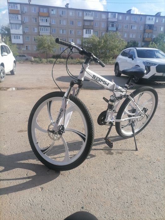 Продам велосипед bmw срочно