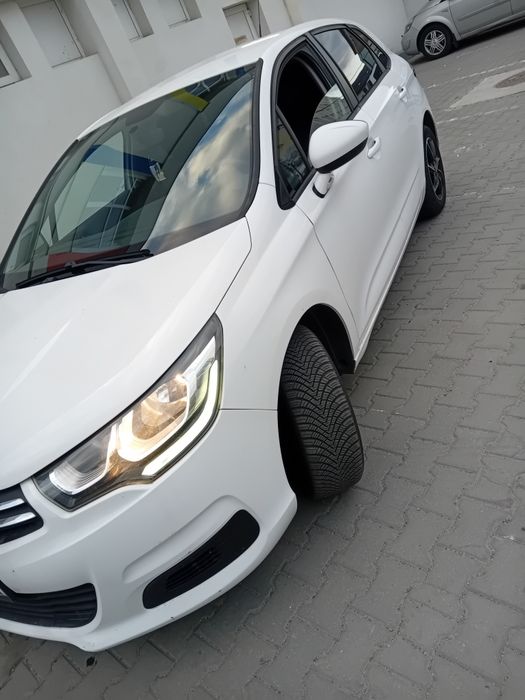 Citroen C4 2016.