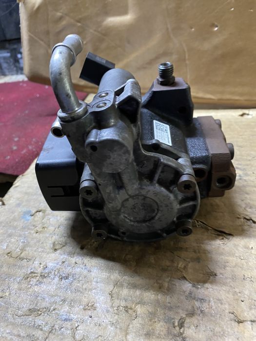 Горивна помпа за високо налягане VW Audi Skoda 1.6 TDI 03l130755al гнп
