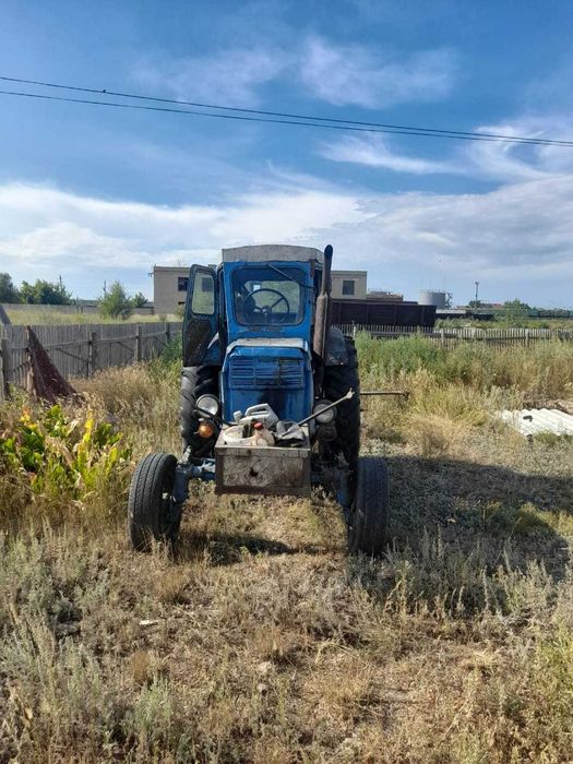 Трактор,всё в рабочем состоянии.