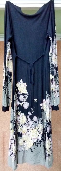 Черна рокля с цветни японски мотиви