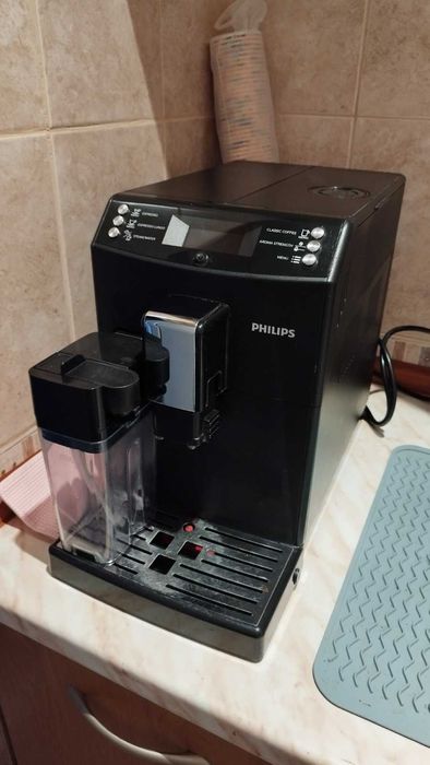 Кафе машина Philips с каничка за капучино -перфектно състояние!