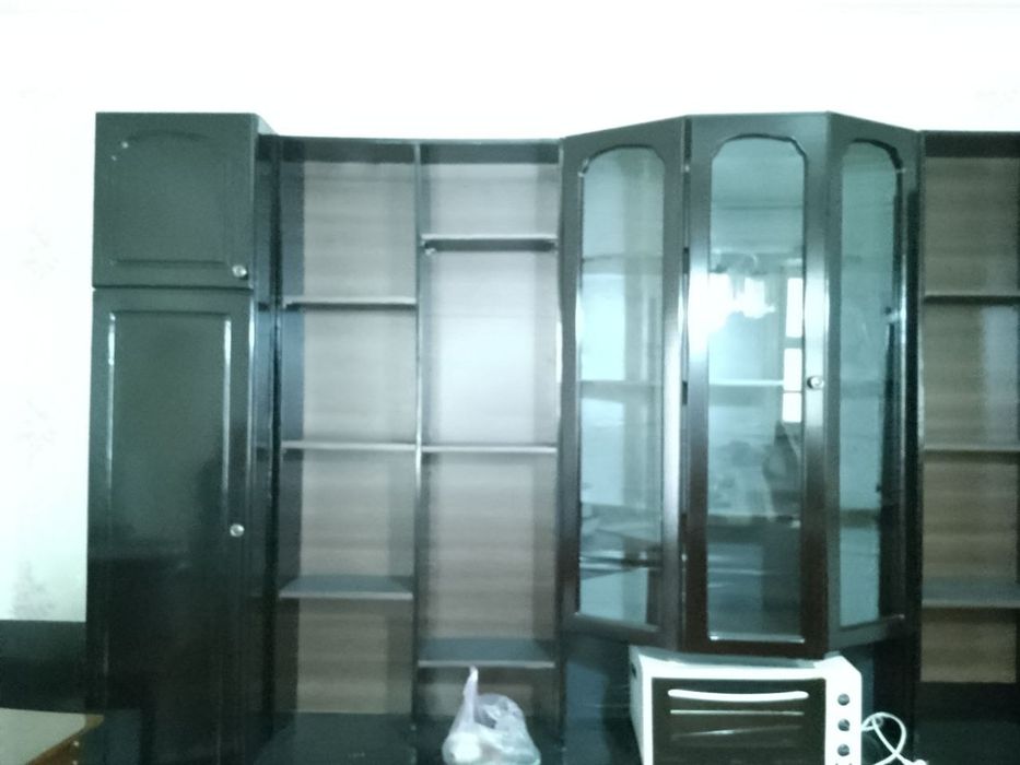 1  стенка. 1 шифонер  1. Диван  2 кресло