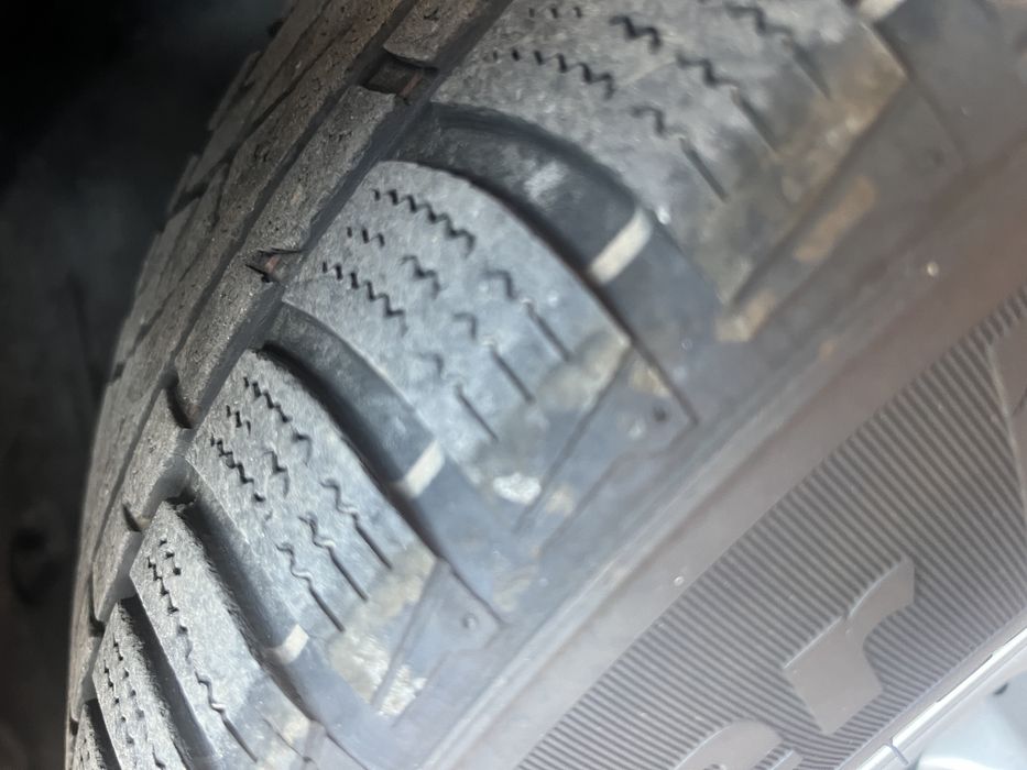 Set 4 roti Hankook winter icept evo R16 205/60