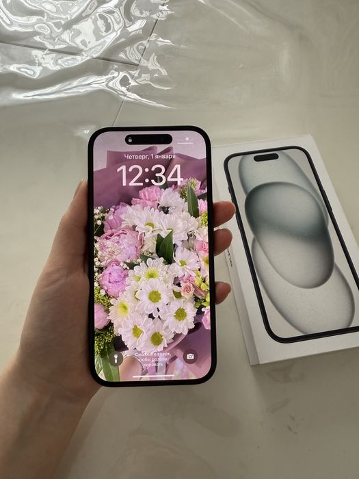Продаю Айфон 15 на 128 гб